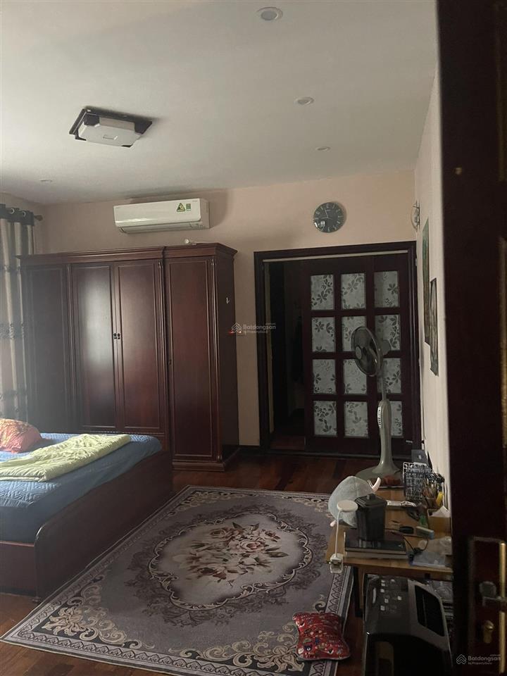 Cần bán căn nhà 5 tầng chính chủ, vị trí đắc địa trung tâm làng hoa ngọc hà, phường ba đình