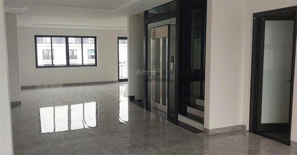 Hot  cho thuê shophouse 5 tầng hoàn thiện cao cấp mặt đường xuân phương 40m, cạnh hồ