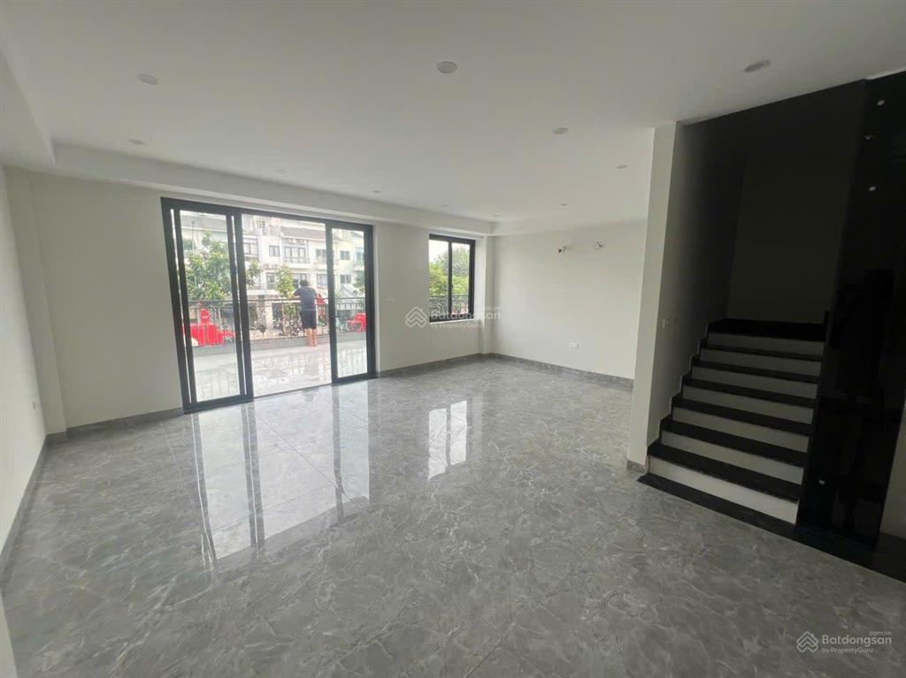 Hot  cho thuê shophouse 5 tầng hoàn thiện cao cấp mặt đường xuân phương 40m, cạnh hồ