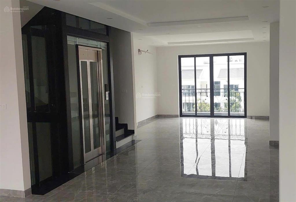Hot  cho thuê shophouse 5 tầng hoàn thiện cao cấp mặt đường xuân phương 40m, cạnh hồ