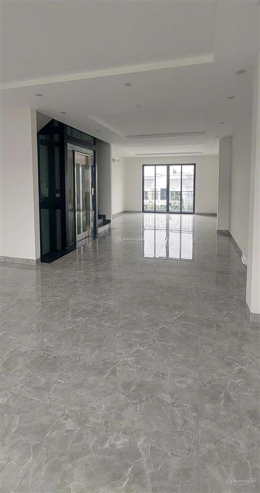 Hot  cho thuê shophouse 5 tầng hoàn thiện cao cấp mặt đường xuân phương 40m, cạnh hồ