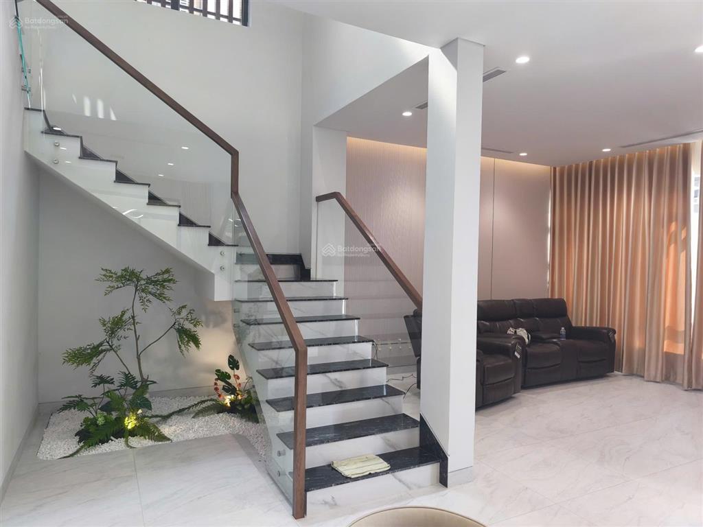 Cho thuê biệt thự đơn lập sun casa central  250m2 nội thất cao cấp, chỉ 28 triệu/tháng