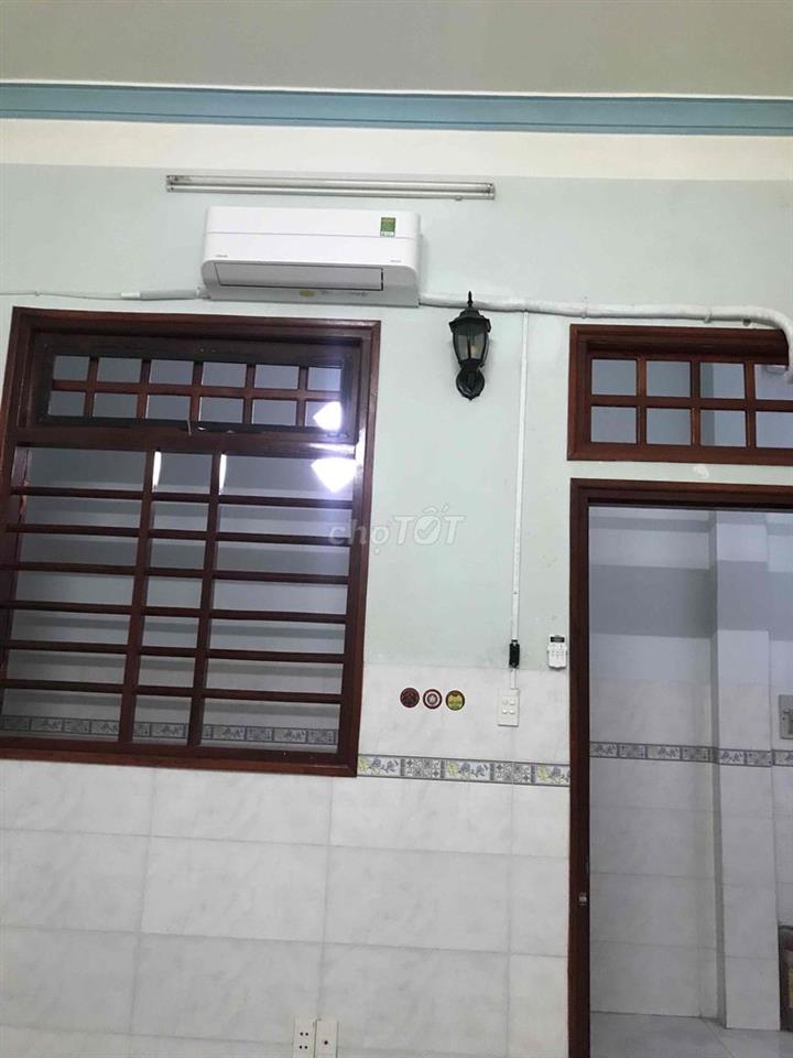 phòng Cho thuê tầng trệt có máy lạnh đông Hưng thuận 17