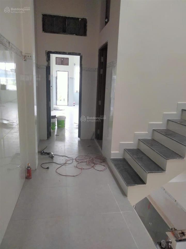 Cho thuê nhà mặt tiền đường thạnh lộc 15, 240 m2 xây dựng, tiện làm vp công ty, trường học