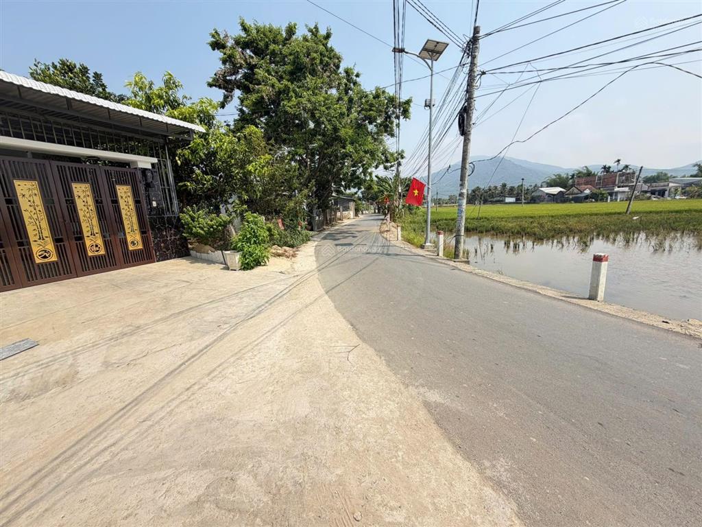 Bán đất diên phú thôn 2  miên hoa, diên khánh full thổ cư giá chỉ 8,3tr/m2