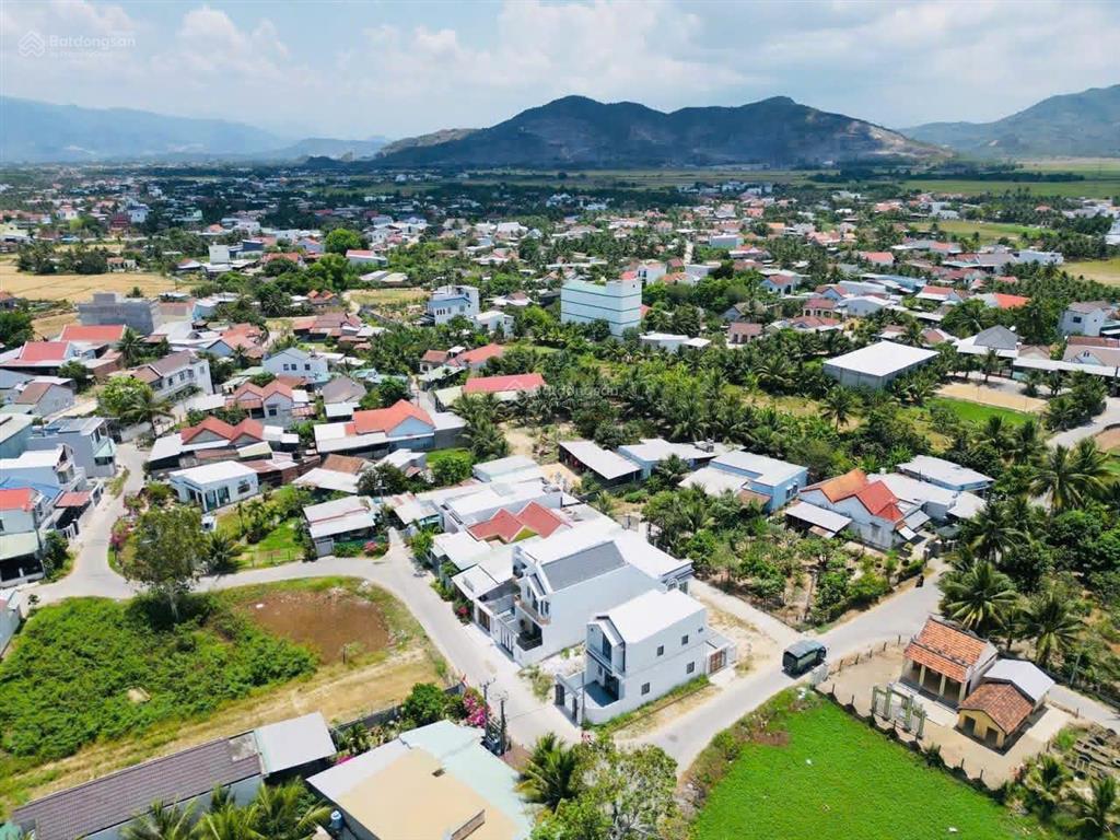 Bán nhà 2 tầng căn góc 2 mặt tiền đường gò dộ diên sơn ô tô đậu trong nhà giá bán 2 tỷ 350