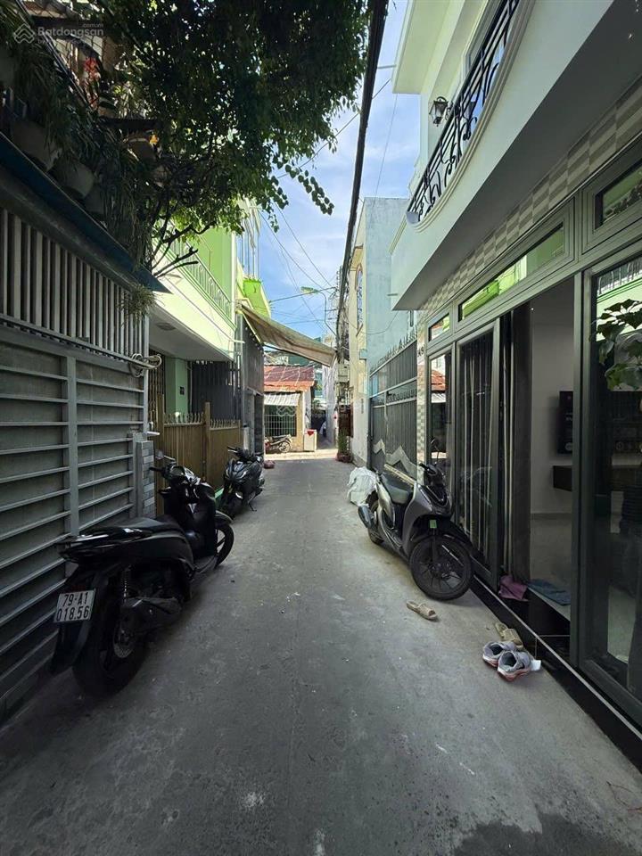 Bán nhà 2 tầng hẻm hải đất phường tây nha trang sát siêu thị lotte giá 3tỷ250 full nội thất