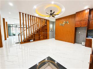 Cho thuê 3 tầng nhà bắc nha trang đường mai xuân thưởng cách biển chỉ 500m giá thuê 25 triệu/tháng