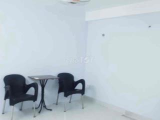 phòng trợ 29b đường D9 , mặt tiền đường sạch sẽ thoáng mát, ngay trạm
