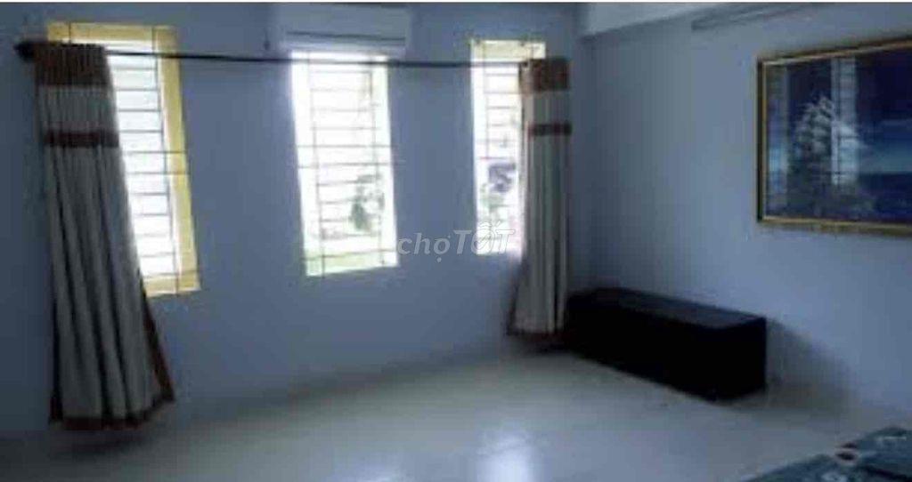 phòng trợ 29b đường D9 , mặt tiền đường sạch sẽ thoáng mát, ngay trạm