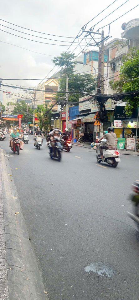 Bán nhà 2 mặt tiền Phan Đăng Lưu, Phường 7, Phú Nhuận, Ngang 18m, tòa nhà 15-20 tầng, chỉ 306 tỷ