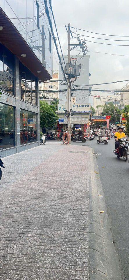 Bán nhà 2 mặt tiền Phan Đăng Lưu, Phường 7, Phú Nhuận, Ngang 18m, tòa nhà 15-20 tầng, chỉ 306 tỷ