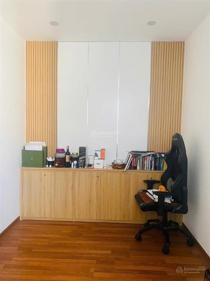 Chính chủ bán gấp căn 3pn 81m2 full đồ giá 10,2 tỷ bao phí tại d'capitale trần duy hưng