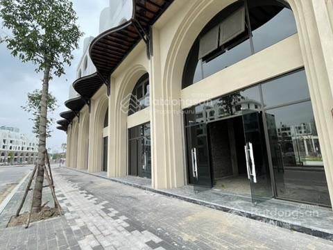 20.8 tỷ  chính chủ bán shophouse mặt sông ngưu giang  2 mặt tiền  trục chính to nhất dự án