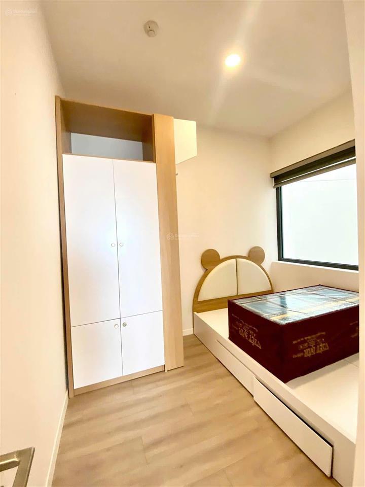 Chính chủ bán căn 3pn 81m2/89m2 tầng đẹp, full nội thất. giá nhỉnh 5 tỷ,  0984 797 ***