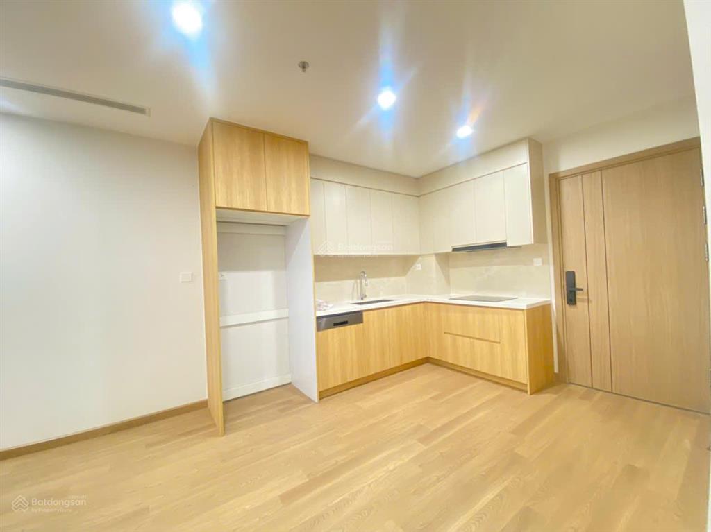 Em cho thuê căn 73m2, 2pn, 2wc the charm  full nội thất cđt, miễn phí dv 10 triệu.  0963 225 ***