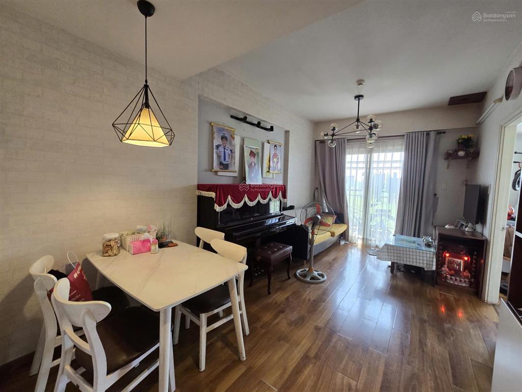 Bán căn ban công ehome 3, 2pn, 2wc, 64m2. giá 2,95tỷ