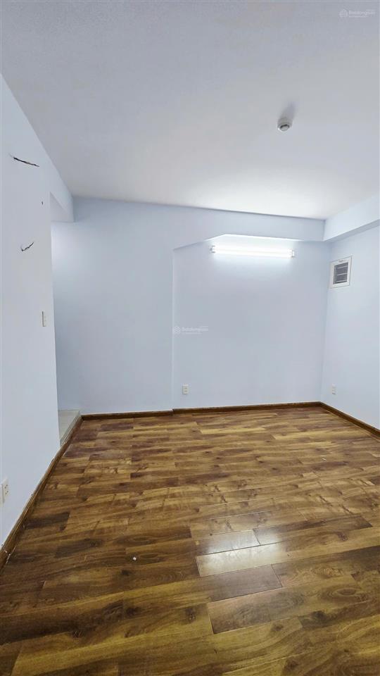 Cần bán căn góc diện tích lớn ehome 3, bao đẹp. 2pn, 2wc, block mới. giá 2,7 tỷ,.