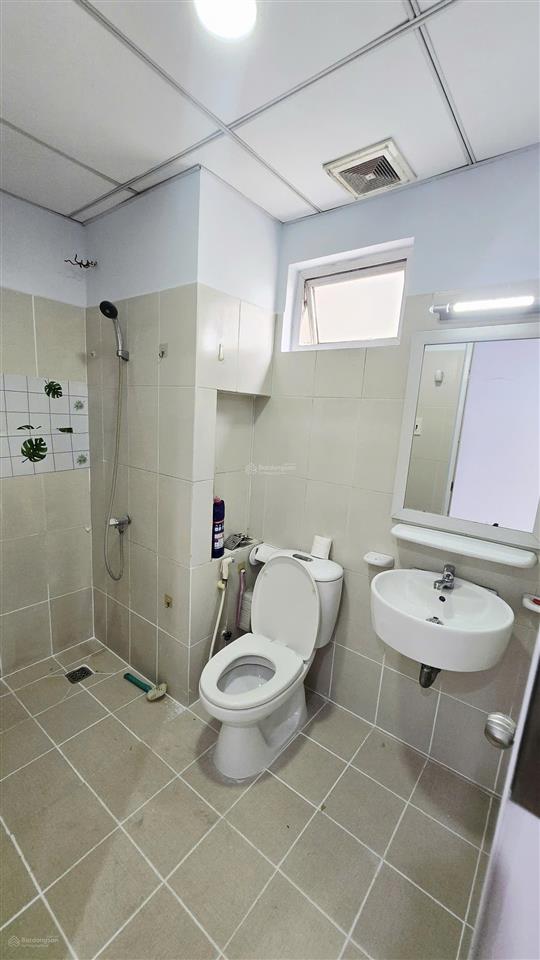 Cần bán căn góc diện tích lớn ehome 3, bao đẹp. 2pn, 2wc, block mới. giá 2,7 tỷ,.