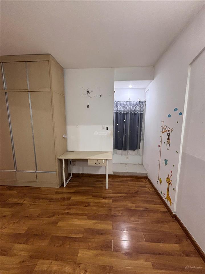 Cần bán gấp giá tốt 2,76tỷ block a8 nhà mới căn ehome 3, 2pn, 2wc