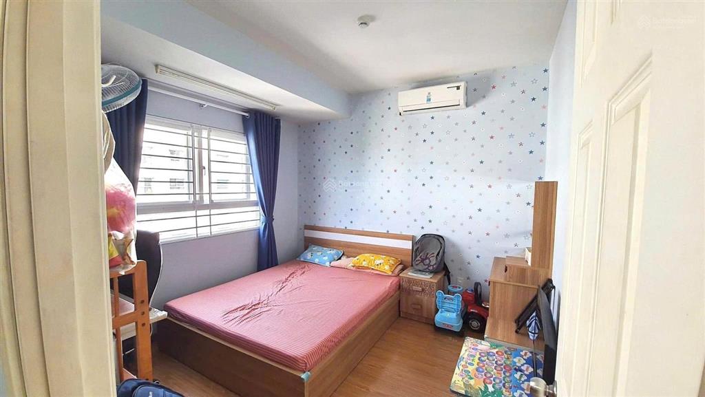 Cần bán gấp block a9, bán căn góc ehome 3 2pn, 2wc, view đẹp, tặng nội thất, giá 2,75 tỷ