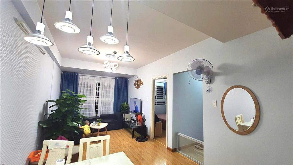 Cần bán gấp block a9, bán căn góc ehome 3 2pn, 2wc, view đẹp, tặng nội thất, giá 2,75 tỷ