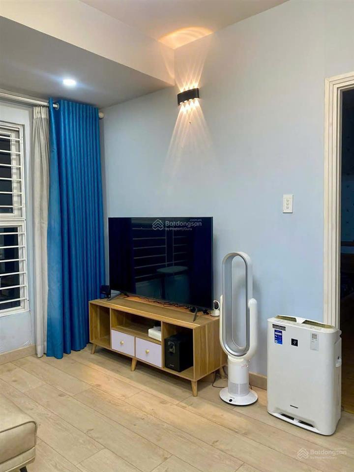 Cần bán gấp block a9, bán căn góc ehome 3 2pn, 2wc, view đẹp, tặng nội thất, giá 2,75 tỷ