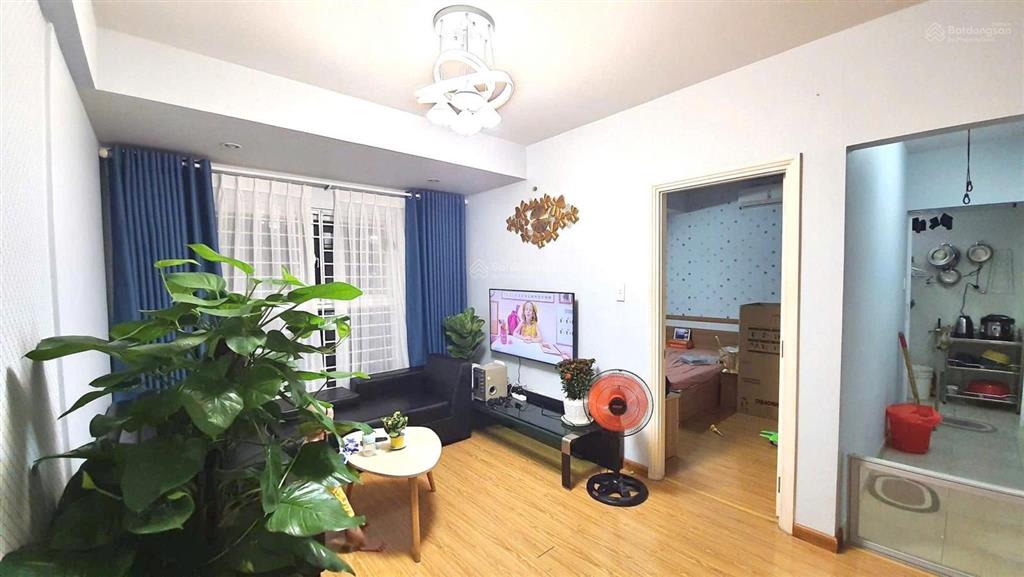 Cần bán gấp block a9, bán căn góc ehome 3 2pn, 2wc, view đẹp, tặng nội thất, giá 2,75 tỷ