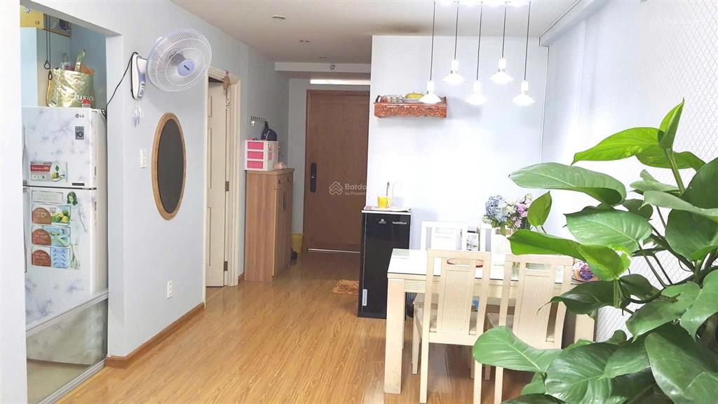Cần bán gấp block a9, bán căn góc ehome 3 2pn, 2wc, view đẹp, tặng nội thất, giá 2,75 tỷ