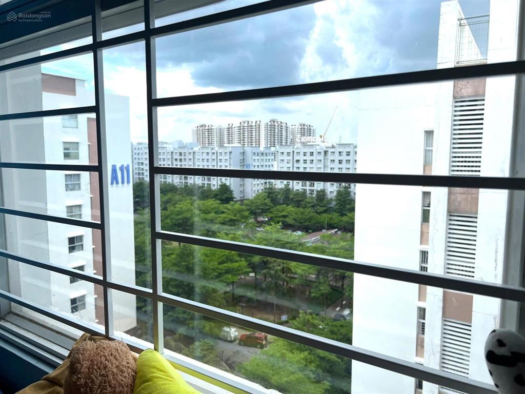 Cần bán gấp block a9, bán căn góc ehome 3 2pn, 2wc, view đẹp, tặng nội thất, giá 2,75 tỷ