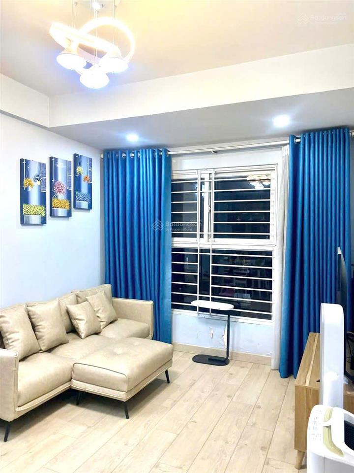 Cần bán gấp block a9, bán căn góc ehome 3 2pn, 2wc, view đẹp, tặng nội thất, giá 2,75 tỷ