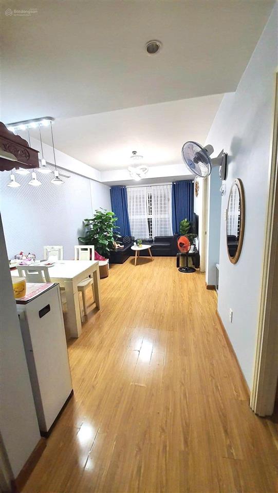 Cần bán gấp block a9, bán căn góc ehome 3 2pn, 2wc, view đẹp, tặng nội thất, giá 2,75 tỷ