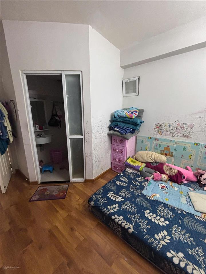 Cần bán căn block mới ehome 3, sổ sẵn 64m2. 2pn, 2wc, giá 2,6tỷ