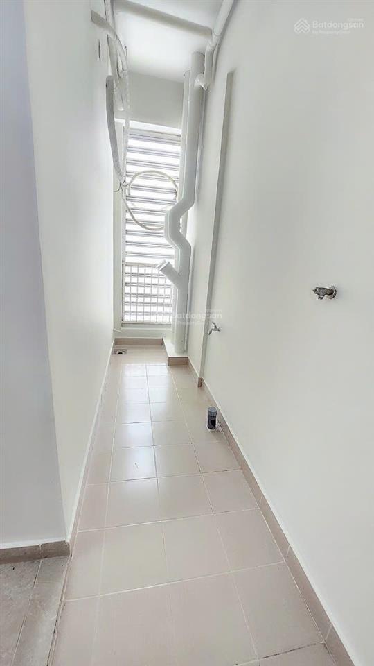 Bán căn ban công ehome 3, nhà trống 2pn, 2wc, block a9, giá 2,8 tỷ