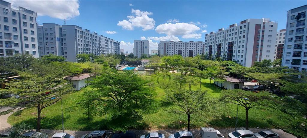 Bán căn ban công ehome 3, 2pn, 2wc, 64m2, view siêu vip, giá 2,75 tỷ