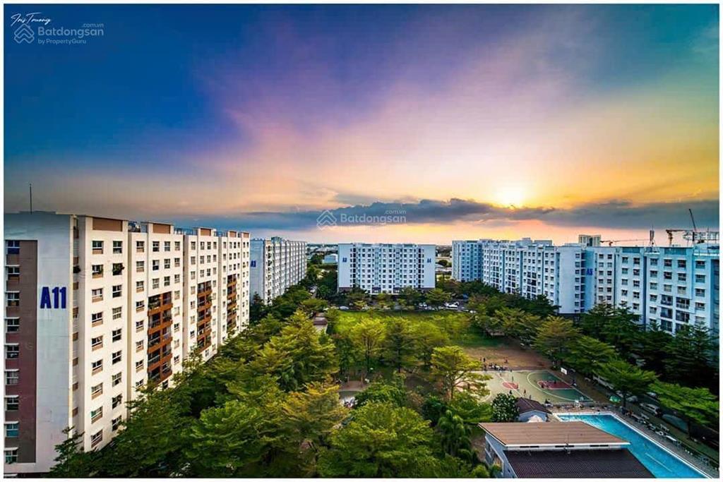 Bán căn ban công ehome 3, 2pn, 2wc, 64m2, view siêu vip, giá 2,75 tỷ