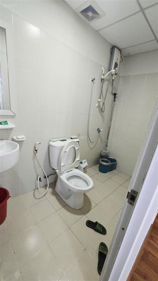 Bán căn hộ ehome 3 đã có sổ hồng lâu dài 3pn 2wc đầy đủ nội thất chỉ 3,3 tỷ.