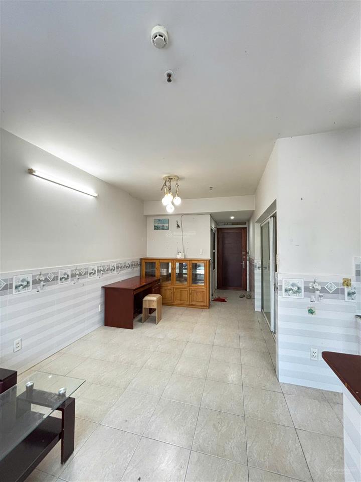 Cho thuê căn hộ 1pn, 1wc 50m2 có nội thất cơ bản, 6 triệu/tháng
