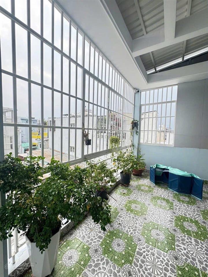 Giảm giá nhà 4 tầng đẹp như mới gần chợ gần mặt tiền đường phạm thế hiển p4 q8