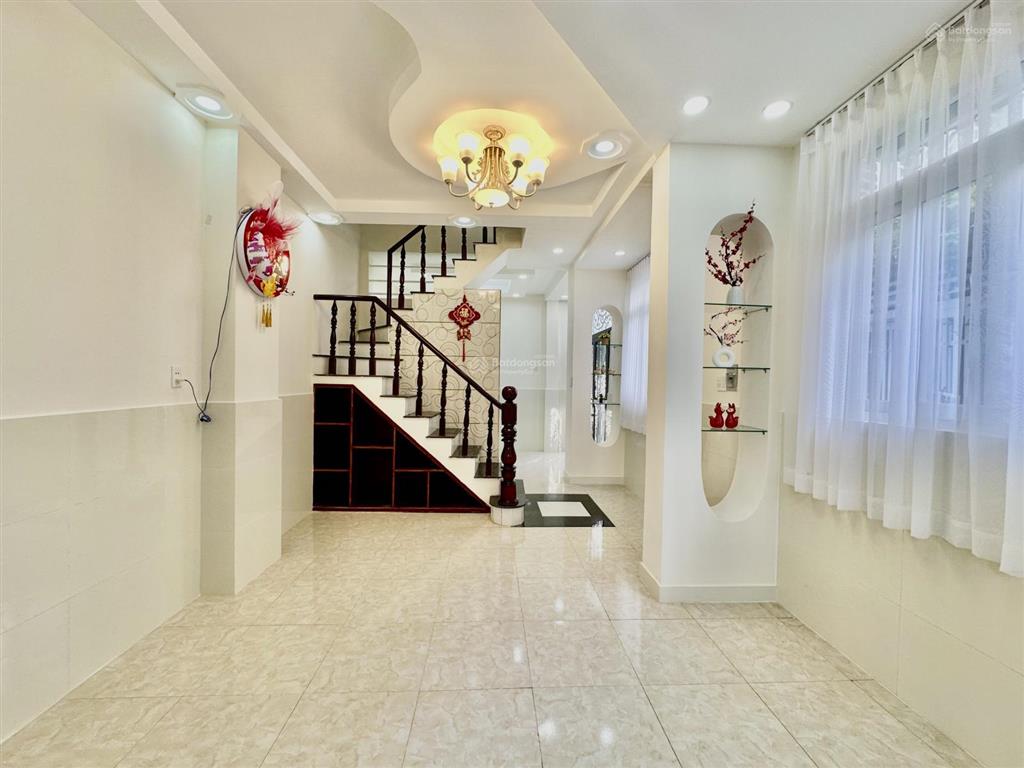 Nhà góc 3 tầng mới đẹp đường dương bá trạc p2, q8.