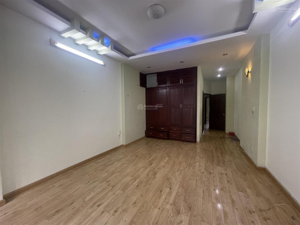 Nhà nguyên căn mặt tiền khu cao lỗ p4 q8.