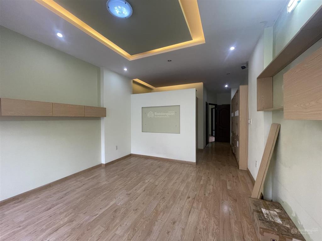 Nhà nguyên căn mặt tiền khu cao lỗ p4 q8.