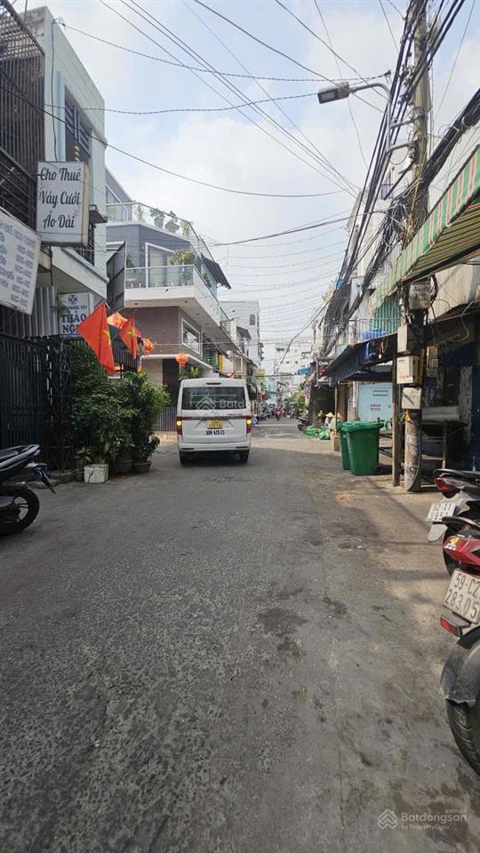 Nhà mới đẹp có phòng ngủ tầng trệt hẻm xe hơi đổ cửa p. chánh hưng (p1 q8 cũ)