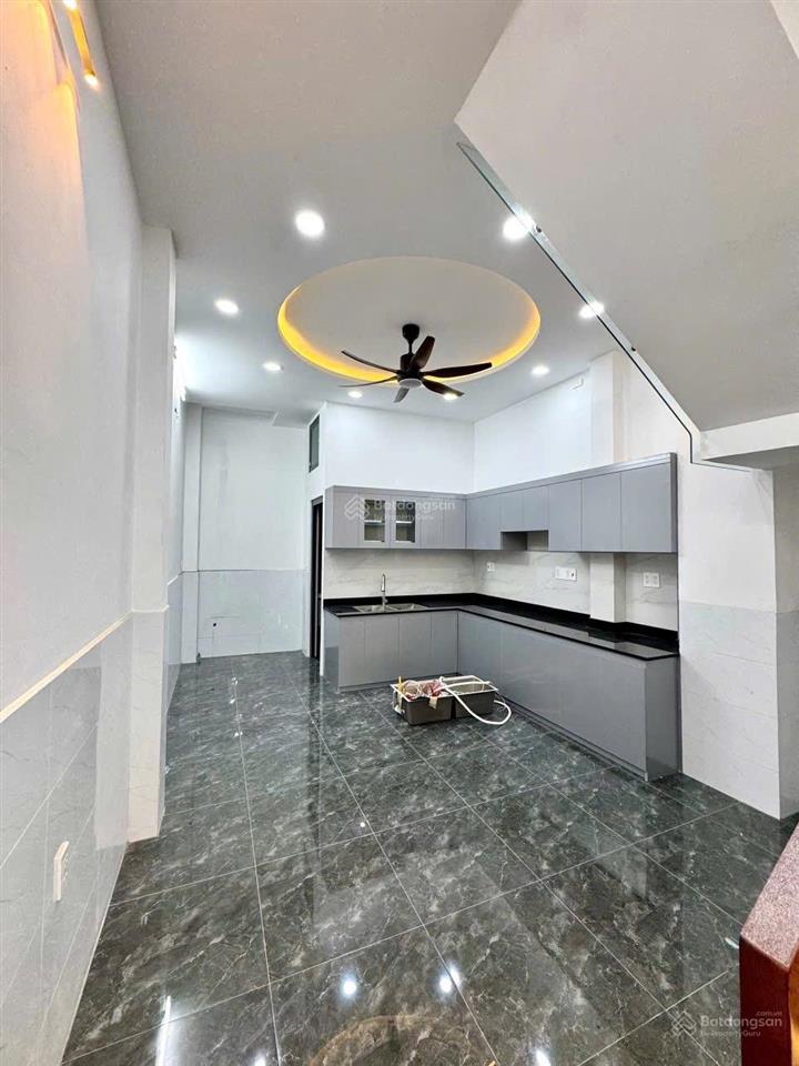 Bán nhà 4 tầng mới đẹp 100% đường âu dương lân p. chánh hưng (p.3, q.8 cũ)