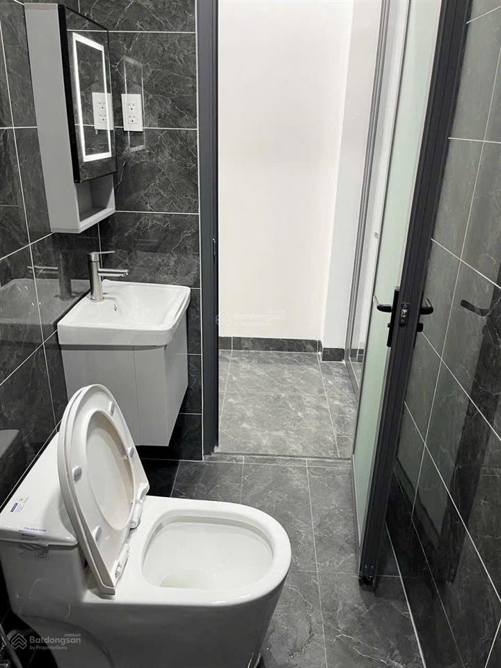 Bán nhà 4 tầng mới đẹp 100% đường âu dương lân p. chánh hưng (p.3, q.8 cũ)