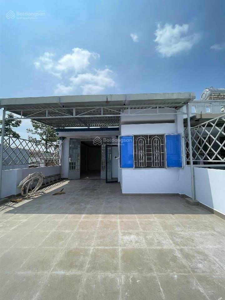 Nhà 3 tầng mới đẹp  lô 6x20  mặt tiền kdc bình hưng ngay kế bên phố pegasuite tạ quang bửu