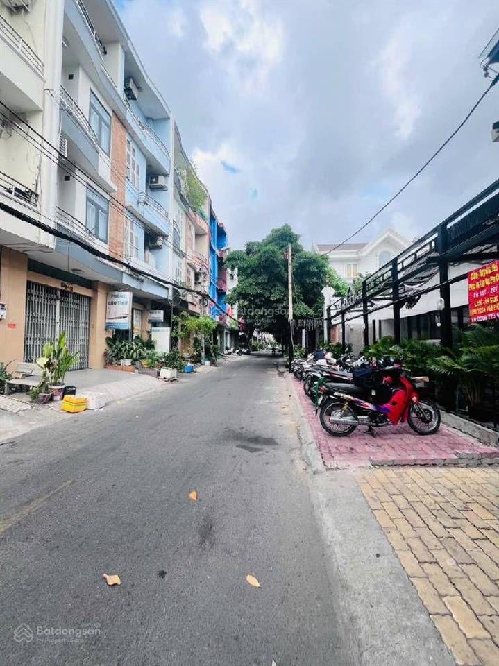 Nhà đẹp như mới vị trí đẹp mặt tiền đường khu dân cư tạ quang bửu