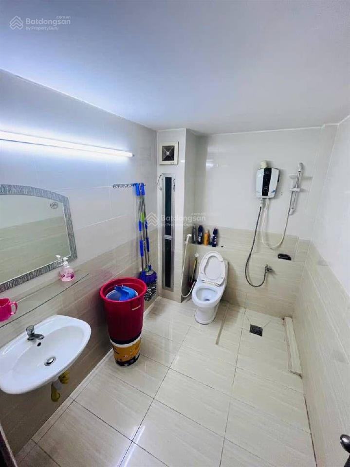 Nhà đẹp như mới vị trí đẹp mặt tiền đường khu dân cư tạ quang bửu