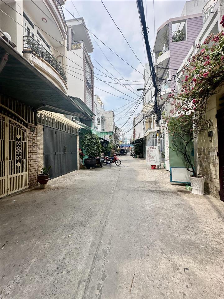 Bán nhà hẻm xe hơi 8m vị trí đắc địa đường âu dương lân p3, q8.