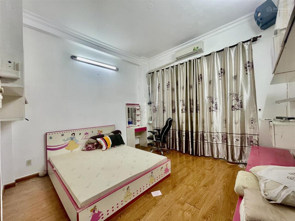 Bán nhà 4 tầng tường riêng mặt tiền đường kdc cao lỗ ngay parc mall